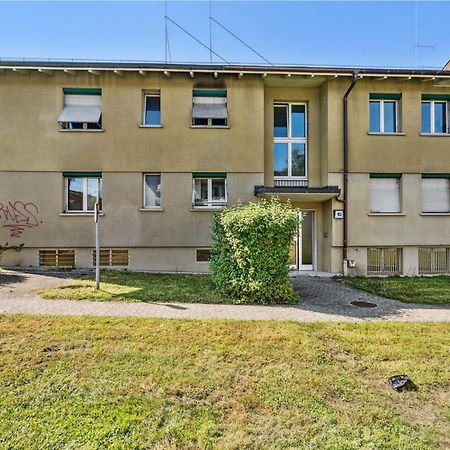 Zurich Urban Charm: Your Comfy Stay Close To The City ภายนอก รูปภาพ