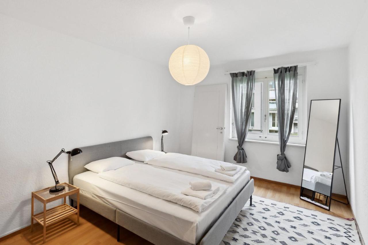 Zurich Urban Charm: Your Comfy Stay Close To The City ภายนอก รูปภาพ