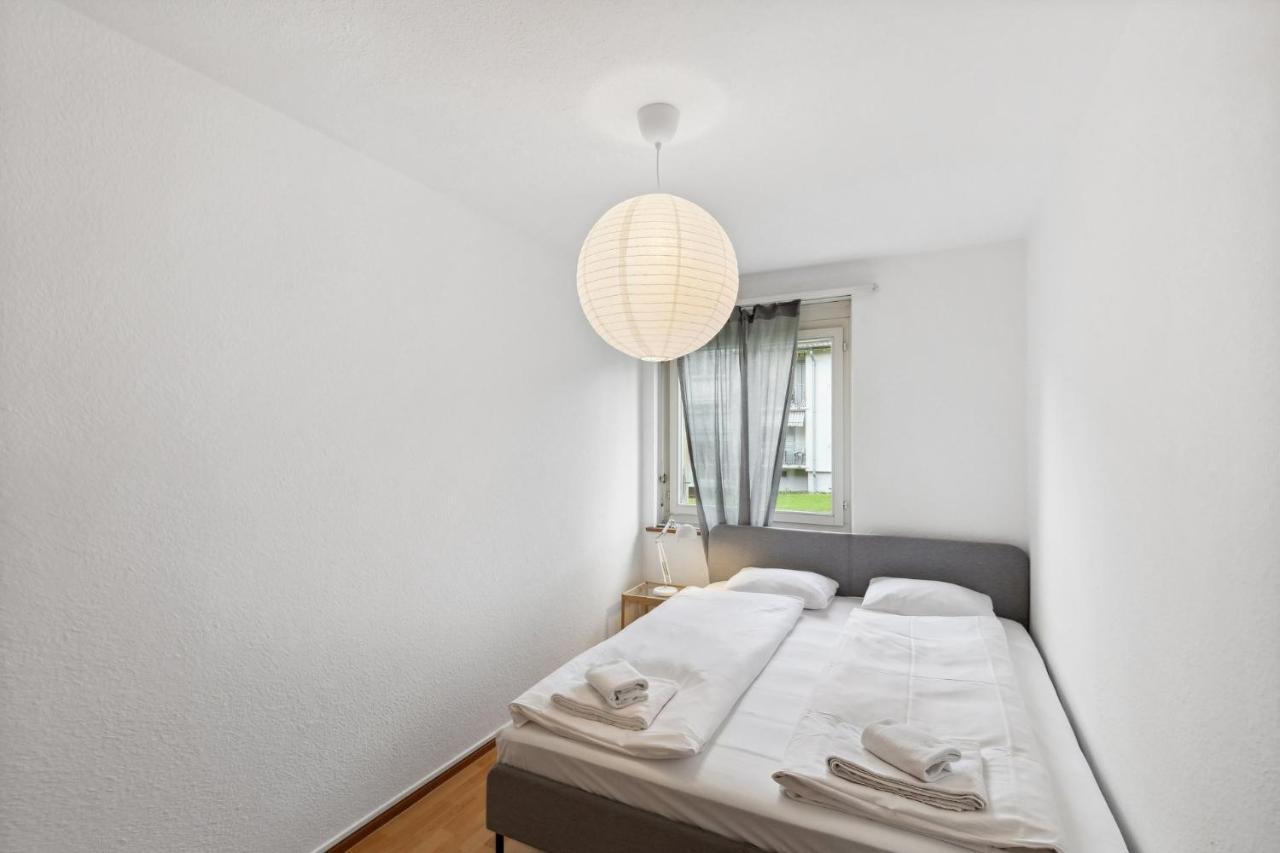 Zurich Urban Charm: Your Comfy Stay Close To The City ภายนอก รูปภาพ