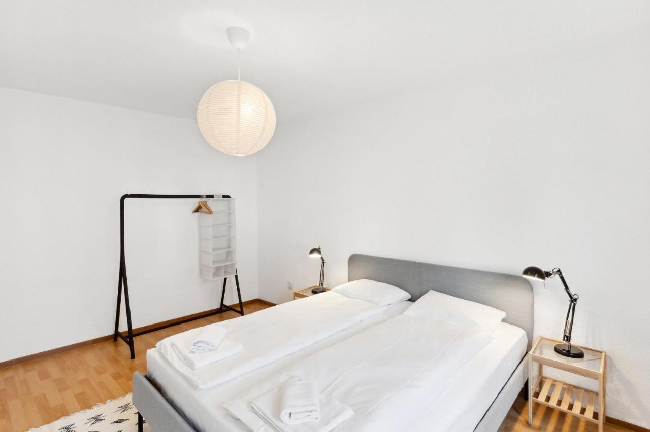 Zurich Urban Charm: Your Comfy Stay Close To The City ภายนอก รูปภาพ