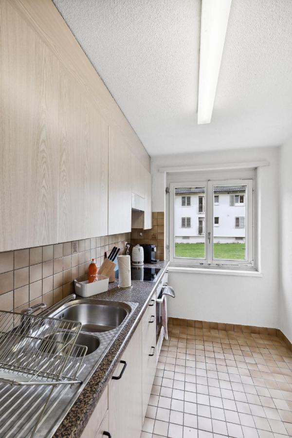 Zurich Urban Charm: Your Comfy Stay Close To The City ภายนอก รูปภาพ