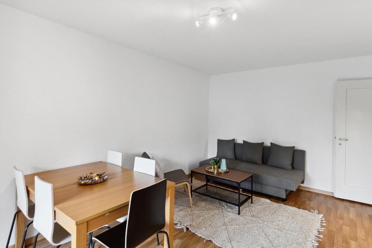 Zurich Urban Charm: Your Comfy Stay Close To The City ภายนอก รูปภาพ